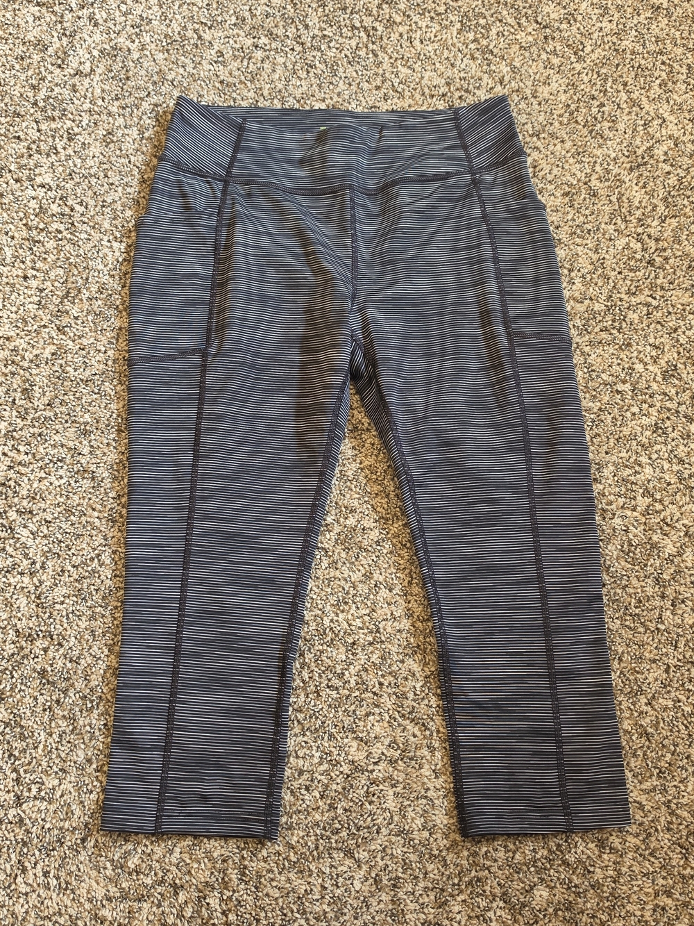 tek gear Women's Striped High-Rise Capri Pants - Black/Gray Large